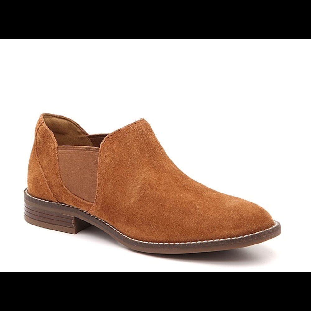 Clark’s tan suede ankle boots EUC